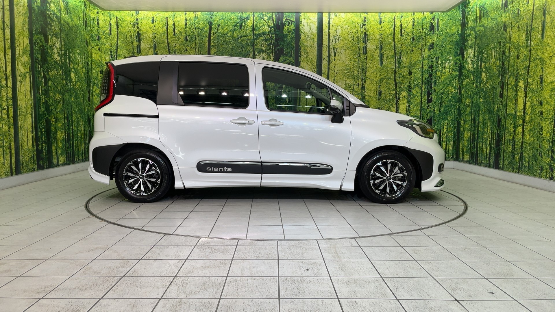 トヨタ シエンタ モデリスタエアロ 両側電動ドア FF 328.9万円